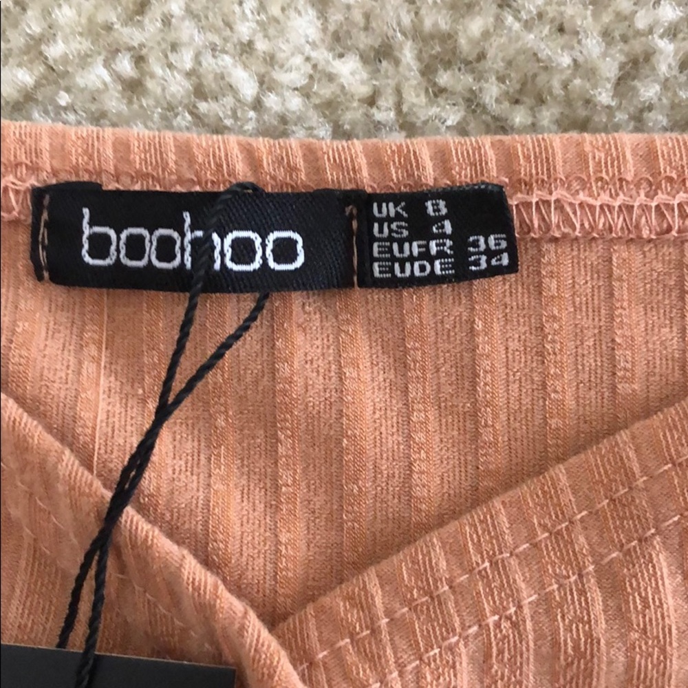 New boohoo camel colored bodycon dress - Picture 4 of 5